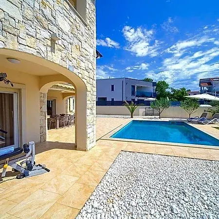 Martius Comfortable 3* קרק